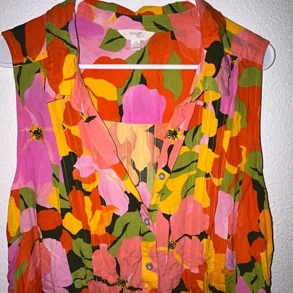 Terra & Sky Multicolor Floral Button-Down Blouse - Picture 3 of 5